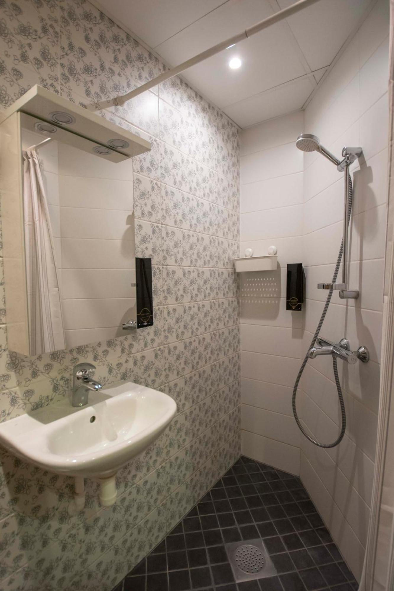 Karlovaidyll 7 - Homey Apartment With Free Parking! Tartu Exterior photo